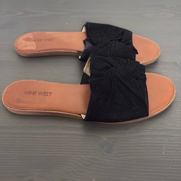 Nine West Melenda Sandals Slip On Black Gathered Faux Suede Slide Size 9 - Picture 9 of 9